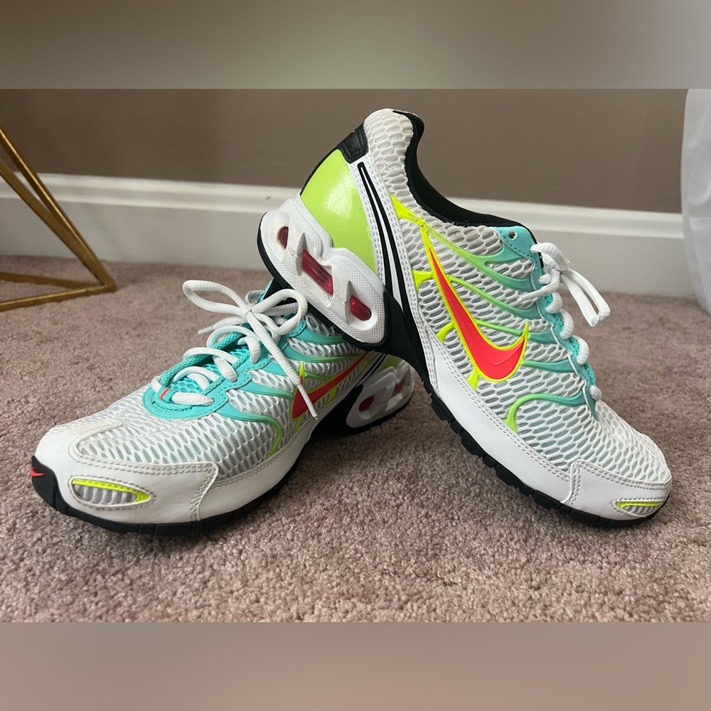 NIKE: Womens Air Max Torch 4 'White Volt Laser
Crimson' LaceUp Sneakers Size 9.5